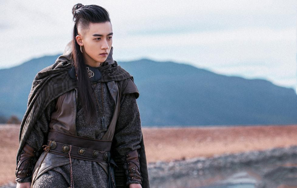 电视剧《斗破苍穹》,谷嘉诚饰演虎伽,肖战饰演林修崖,伍嘉成饰演昊天