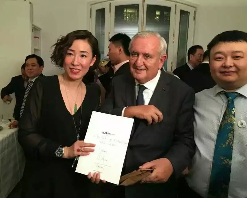 爱美森于2014年初在香港上市,正式迈入国际化发展的快车道.