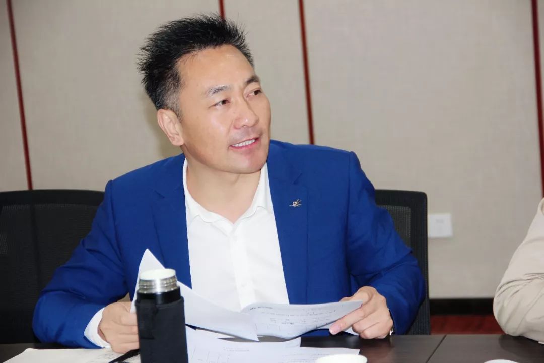 集团高级副总裁李新龙对项目部节点考核激励方案作了重要说明.