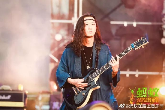 业内资讯萨满乐队吉他手翟晓宇任智超签约espltd吉他国际代言人