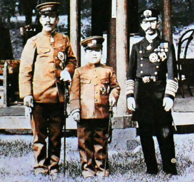 彩色老照片镜头下纳粹德国得势时的疯狂溥仪参观靖国神社
