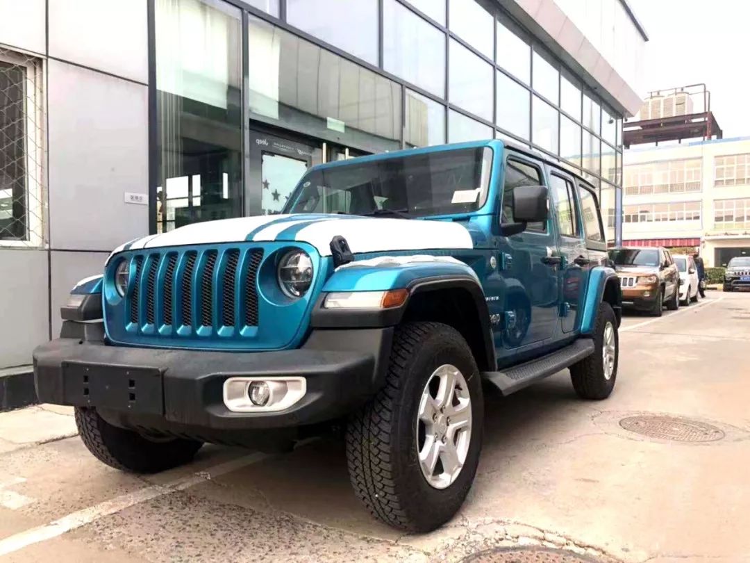 现车到店 | 比基尼蓝撒哈拉 长什么样儿