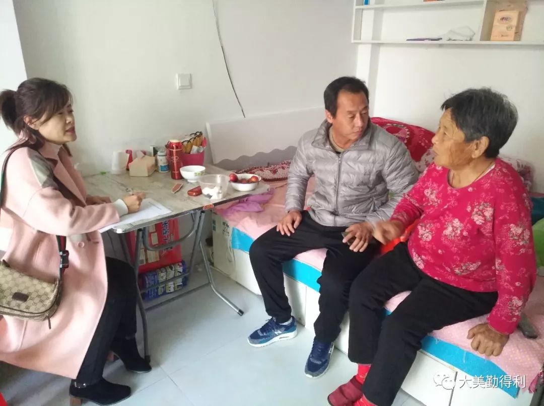 街道社区积极开展入户走访 为民服务零距离