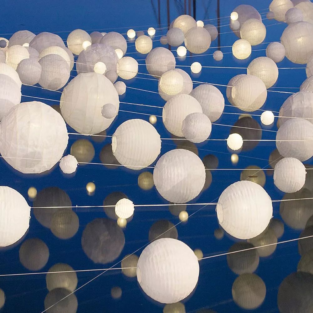 大型灯光装置,让人体验一次心灵上的美学冒险_设计