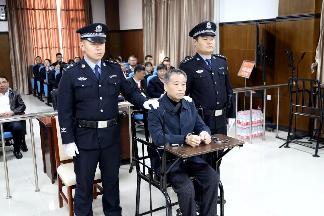 包头市原副市长路智在通辽受审