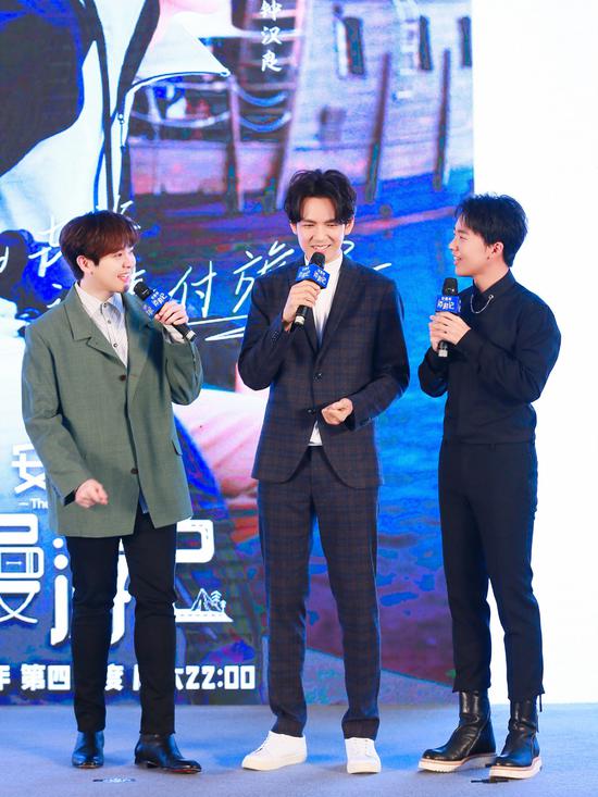 原创钟汉良与郭麒麟上综艺两人同台是综艺还是相声二人相差22岁