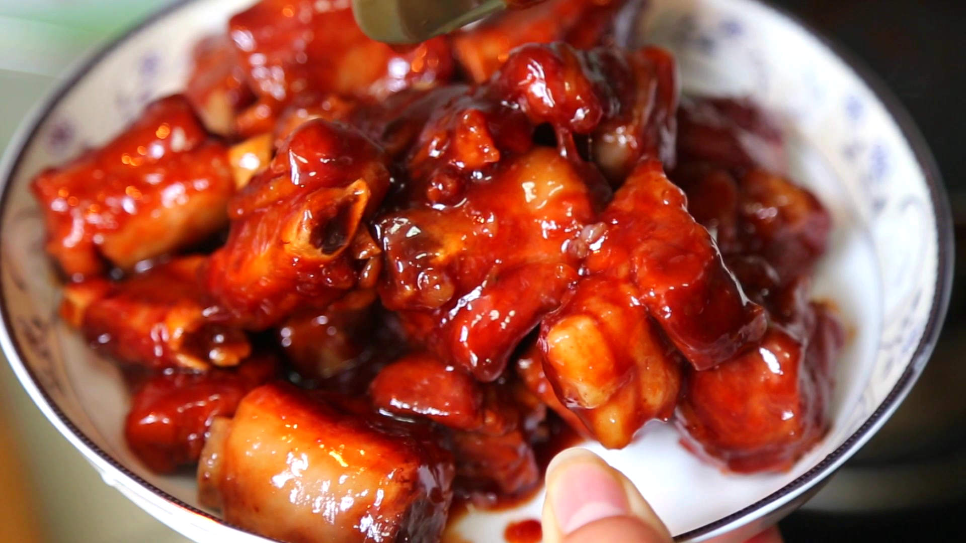 原创怎么做红烧排骨最有味记住这两点小窍门上桌老少抢着吃