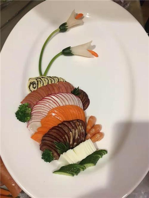 首届中国鲁菜冷菜艺术大赛在济南完美收官东营选手喜获十金