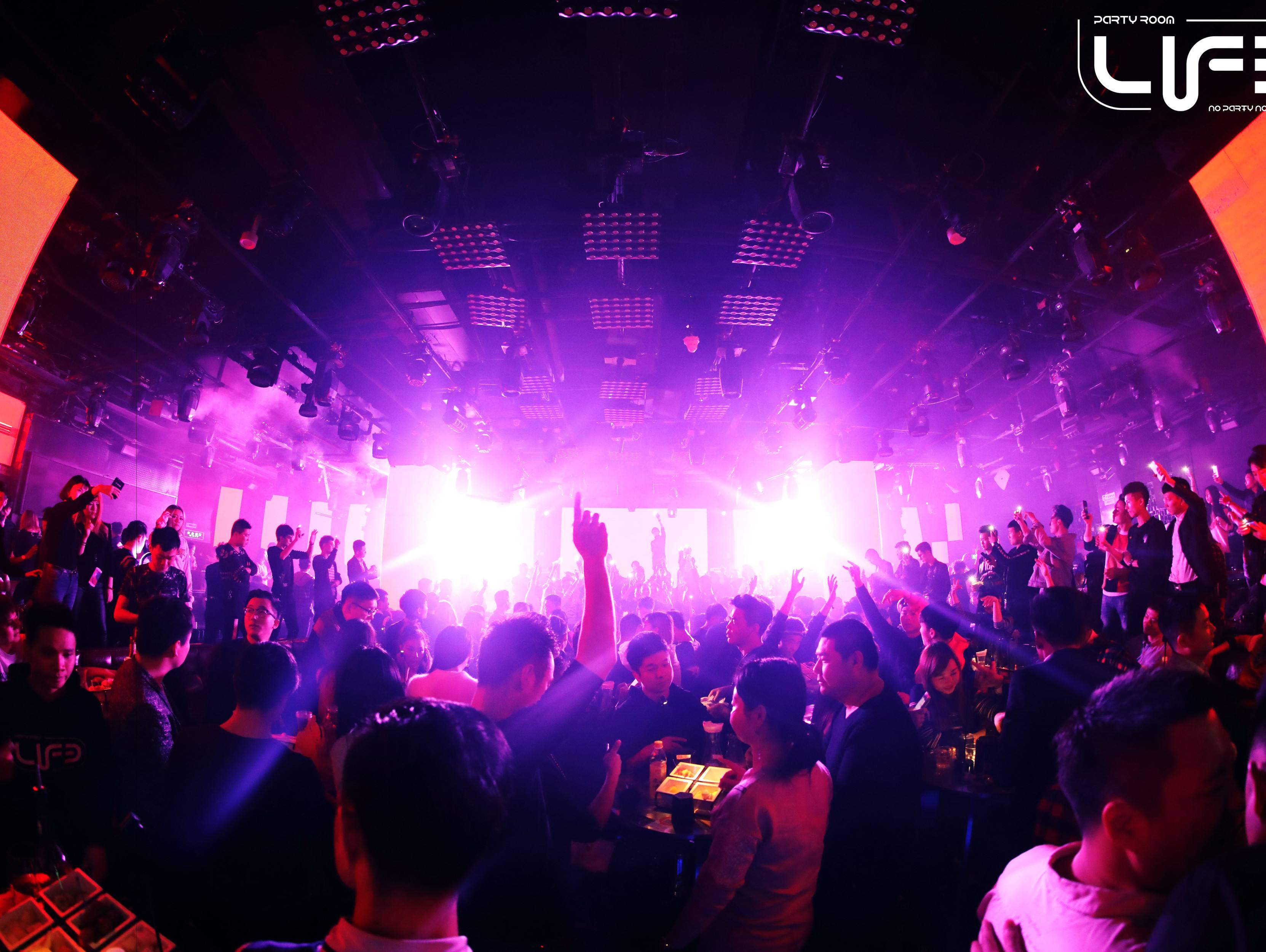 你在酒吧见过哪些令你震惊的事