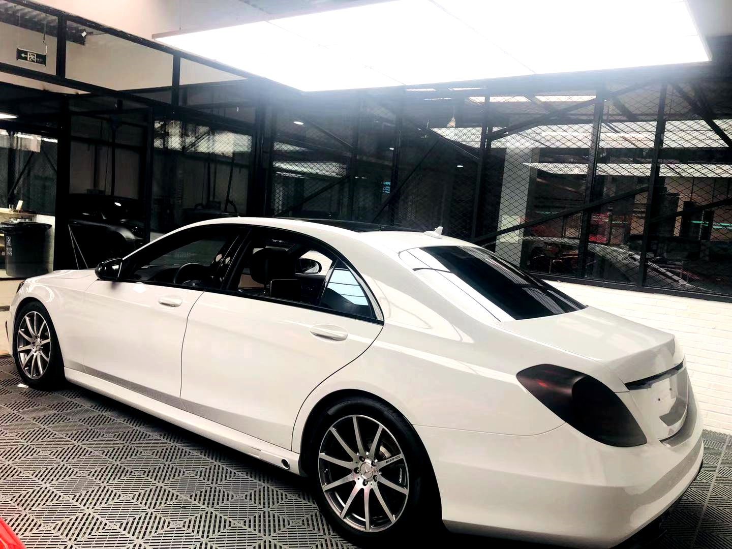 奔驰s63amg改色高亮火山灰质感无敌颜值爆表