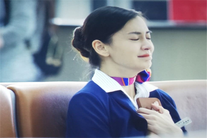 《中国机长》中客串明星30多位,唯独这3位女星连剧照都没有,原因扎心
