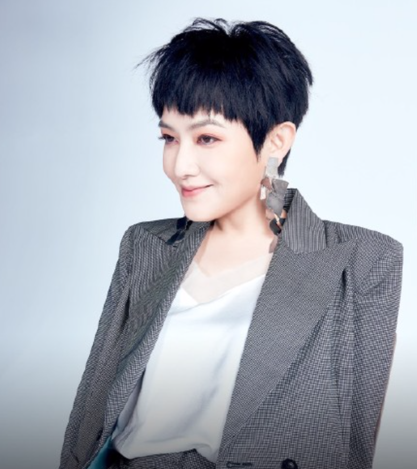 好了,小编要追剧去啦～范晓萱在罪梦者饰演的是大哥的女人白兰,她爱上