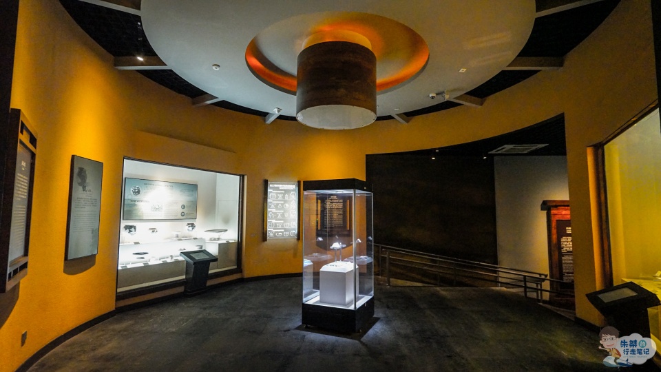 浙江唯一一座"舟"形状的专题类博物馆 保存着世界最早的独木舟