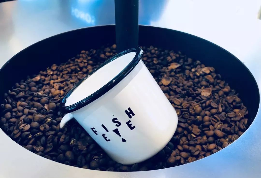 原创鱼眼咖啡用高贵的豆子平民的价格成资本宠儿比星巴克瑞幸好喝一