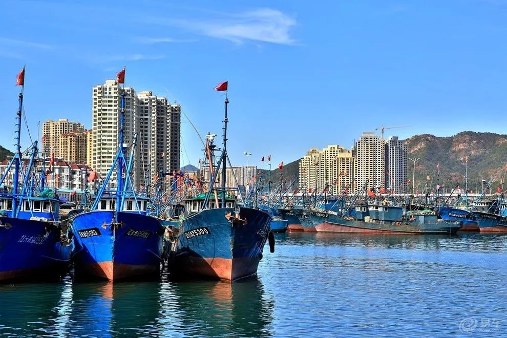 大连渔港为了保障工程按时按量完成,在施工中,他经常深入现场解决技术