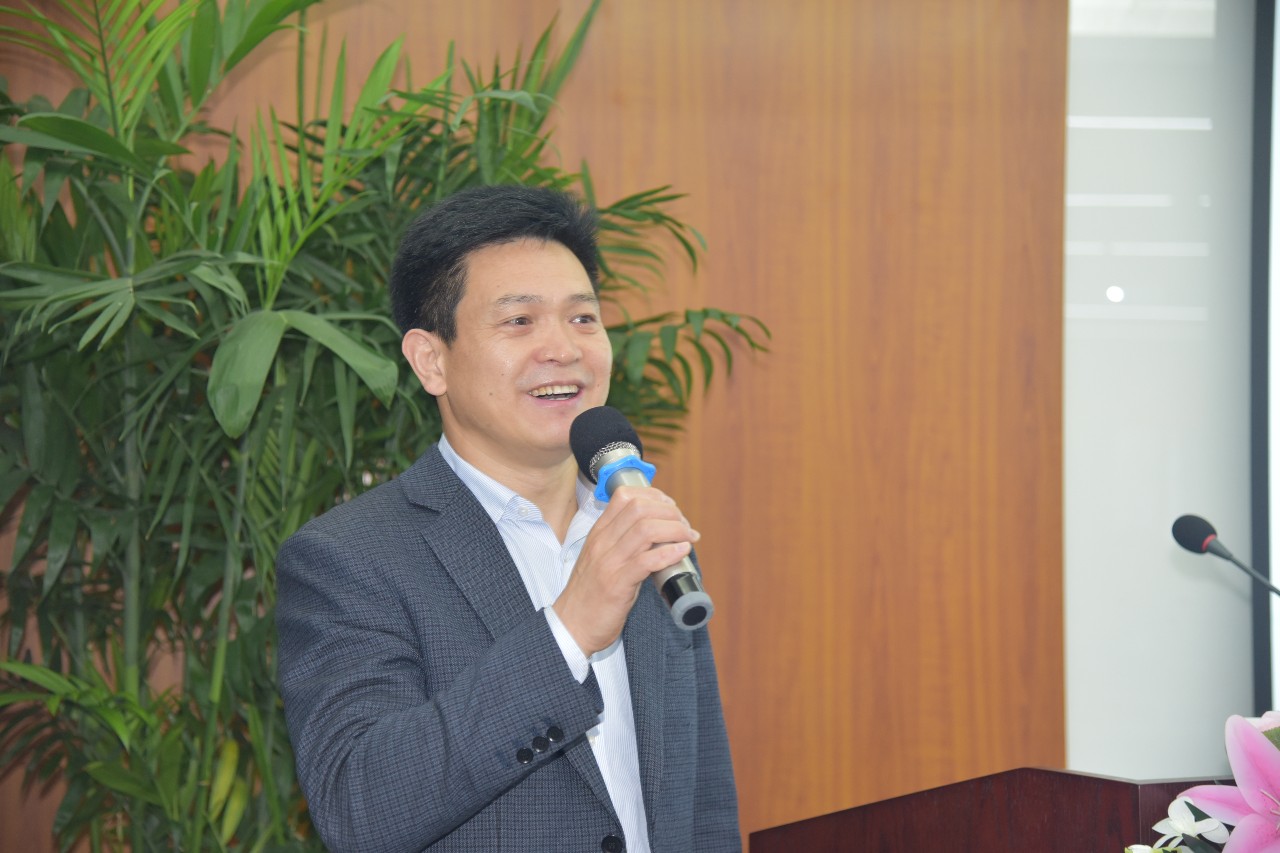 振威展览股份董事长张学山在结业典礼上,振威展览股份董事长张学山对