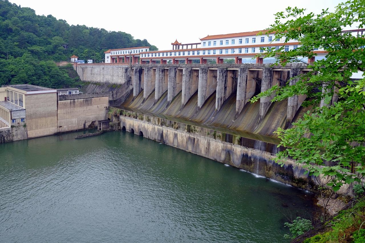 湘潭:这是湘乡,娄底双峰交汇处的大水库,周末得闲来此拍摄
