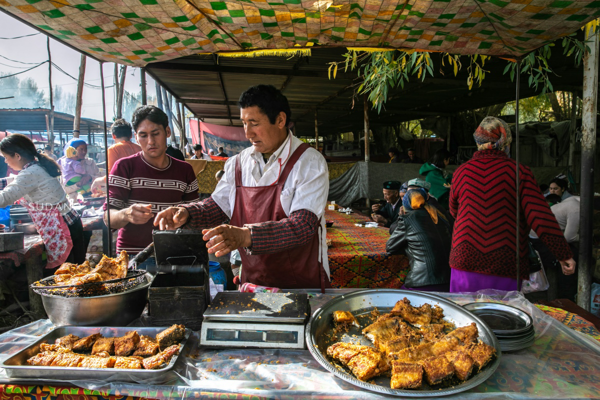 人间风味之新疆大巴扎：南疆最美味小吃都在这里，10块钱吃到撑
