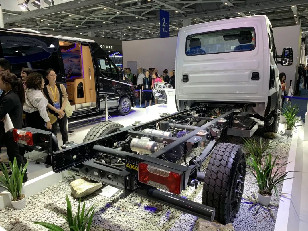 进口依维柯newdaily4x4越野车亚洲首秀全新newdaily2020进博会上市