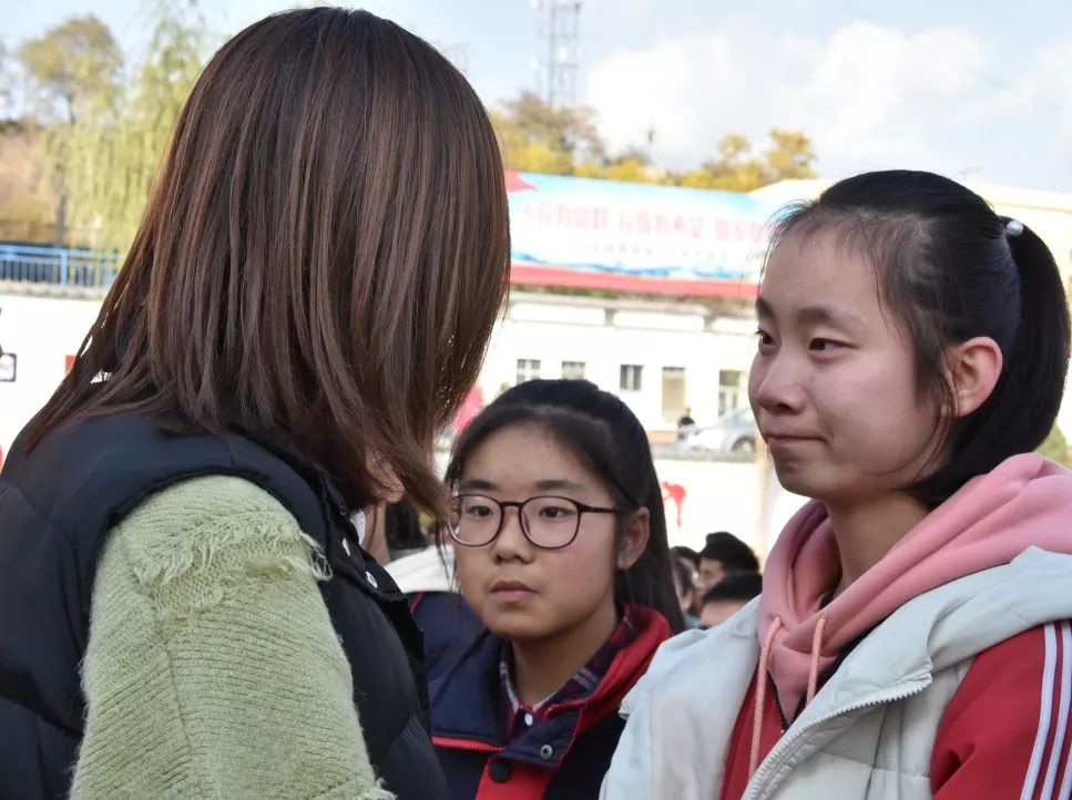 子长中学和谐校园系列十五专家讲座如沐春风成就梦想点燃激情