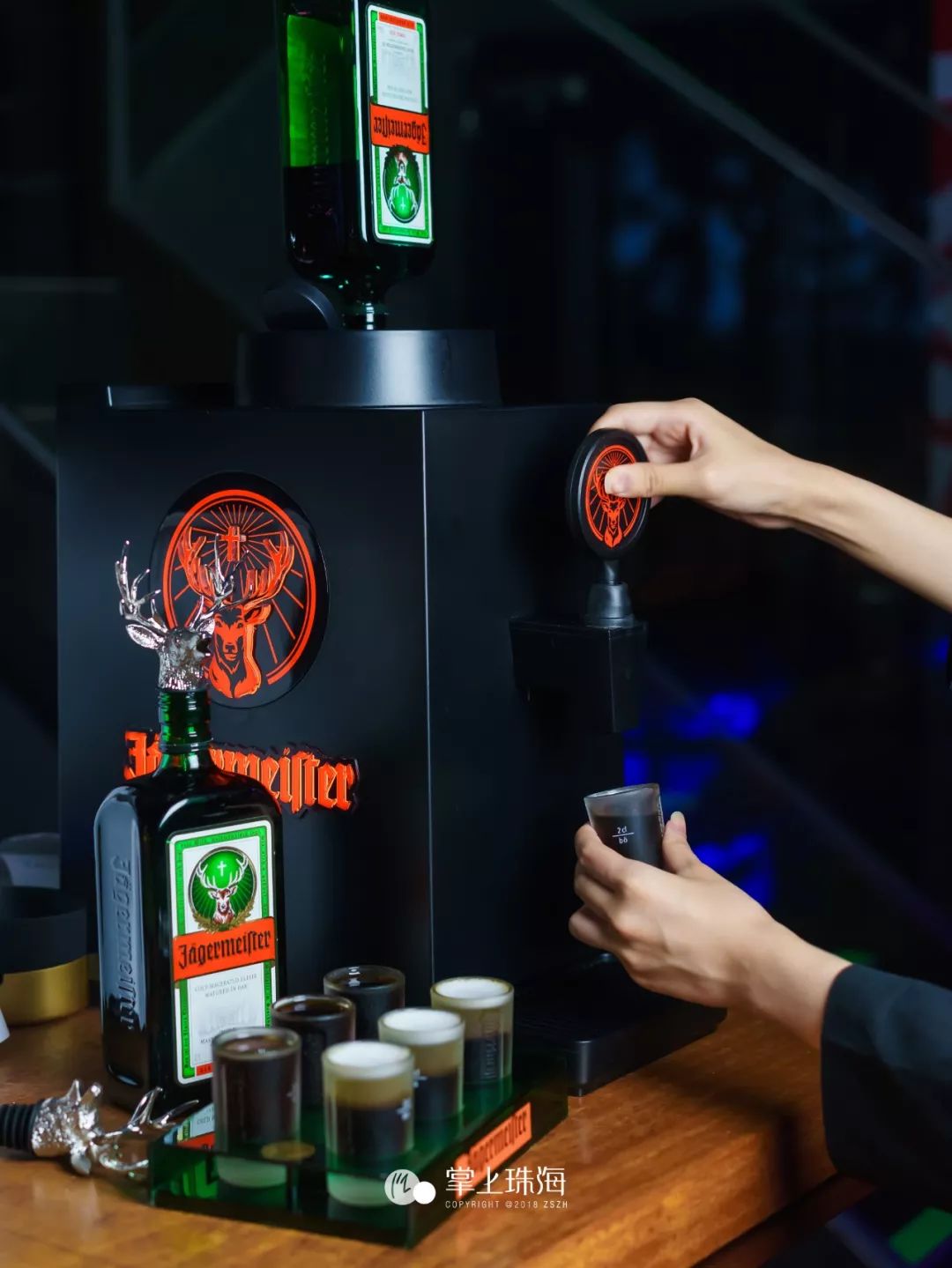 珠海这家能玩密室逃脱的奇幻酒吧,喝酒不要钱!_野格