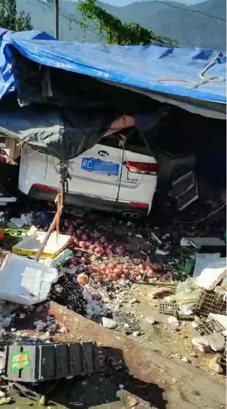惨痛1死1伤福建女司机驾车致严重车祸现场让人心碎