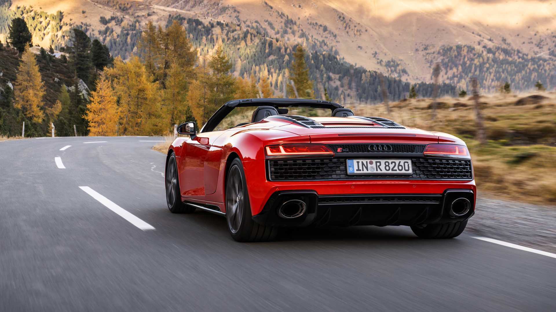 奥迪官方正式发布了r8 rwd系列的车型官图,其中包含了coupe硬顶版和