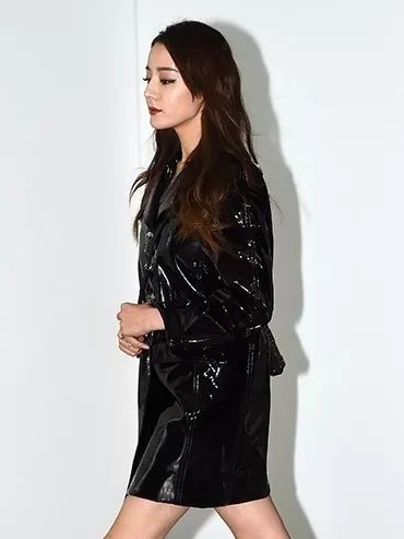 教你玩转黑色穿搭轻松打造高冷气质范