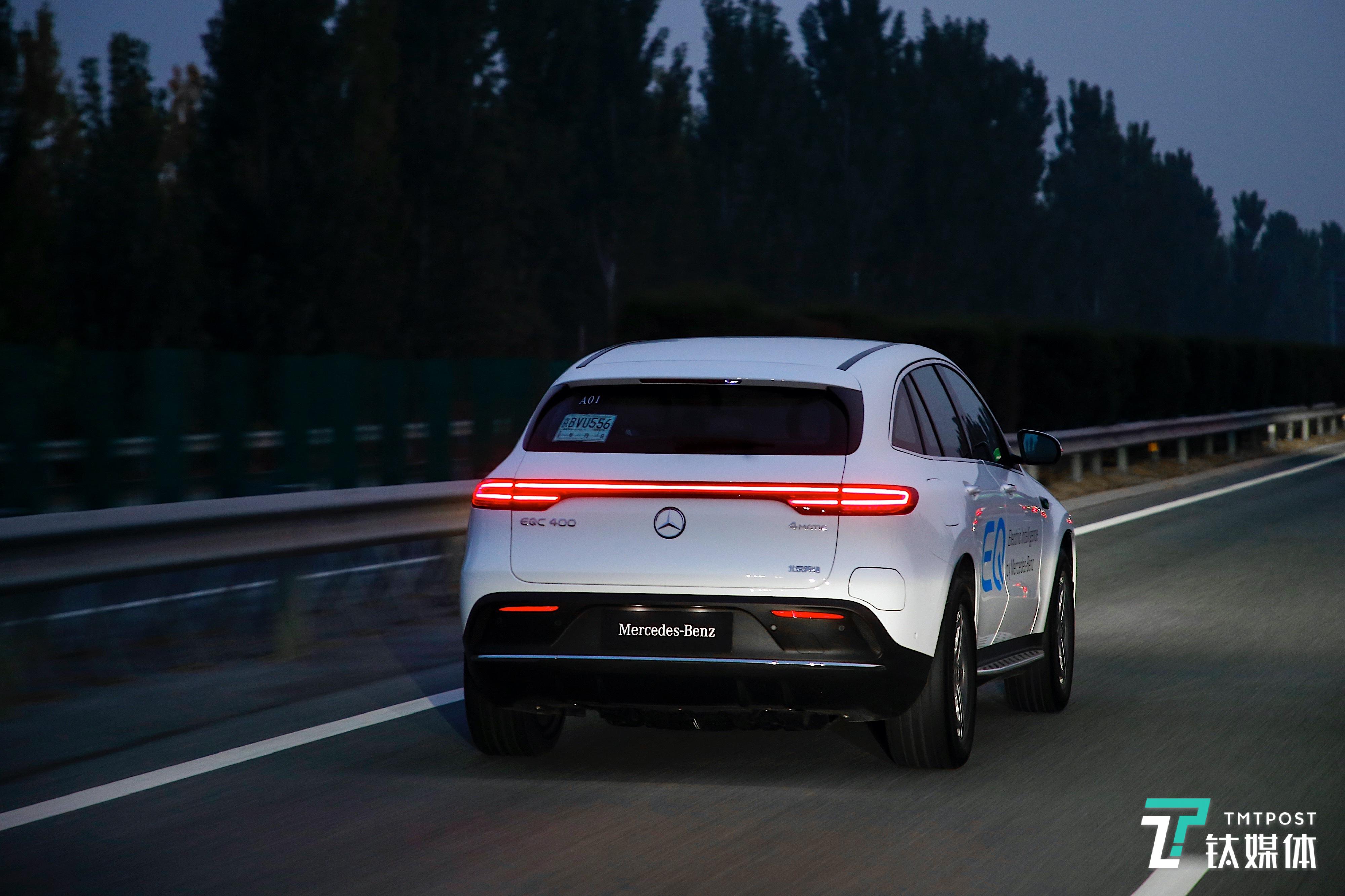 处处豪华,奔驰首款电动车eqc 400 试驾_搜狐汽车_搜狐网
