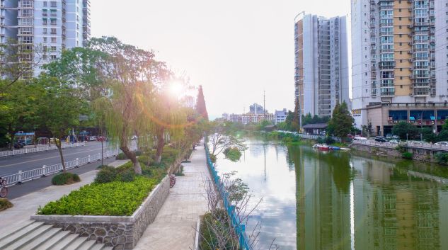 綠道提升工程江濱a線防洪堤綠道提升工程,位於市區西部,東至甌江三橋