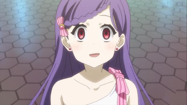 根据阿丽雅的介绍,军神阿黛妮拉的实力在剑神之上,但她初次登场却表现