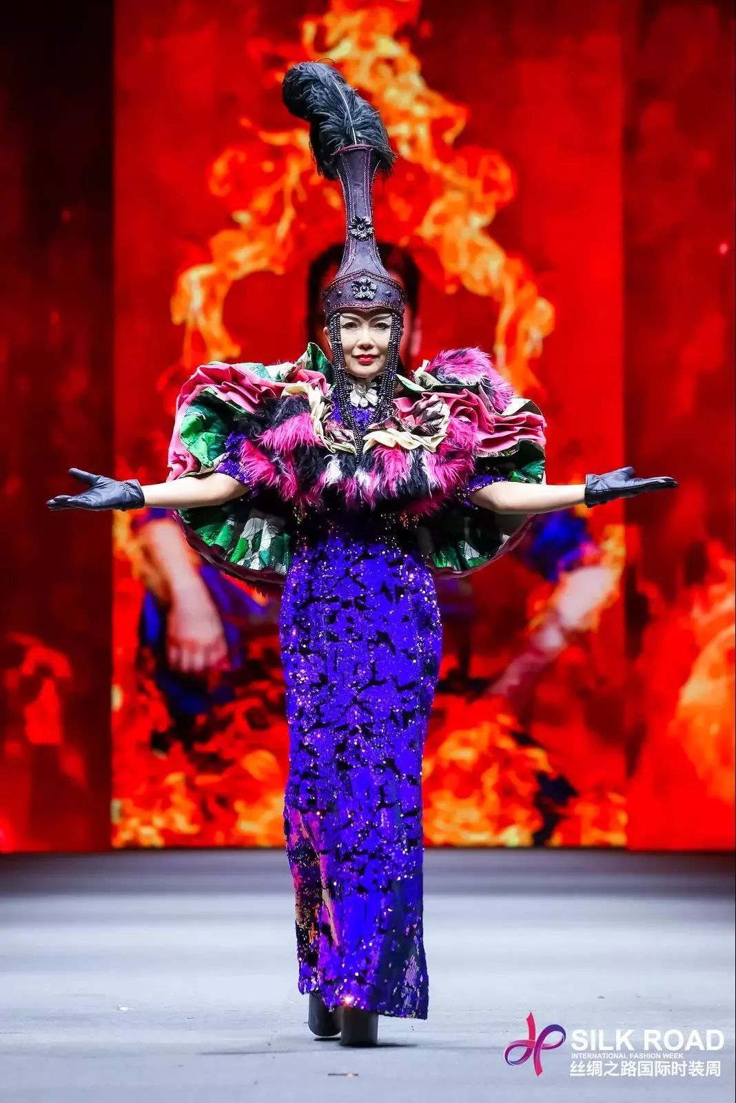 胡社光丝路澳门开启丝绸之路国际时装周大秀