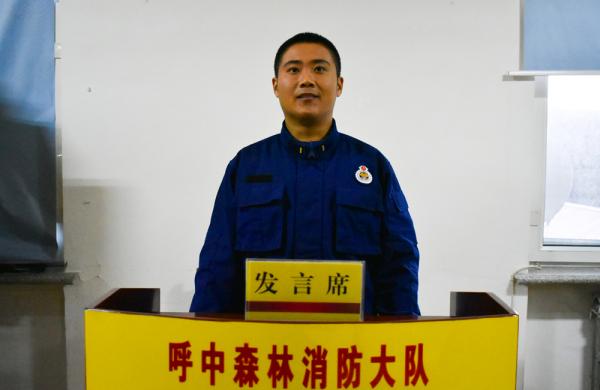 火焰蓝一周年|"二次入伍",他只想找回初心_张宇