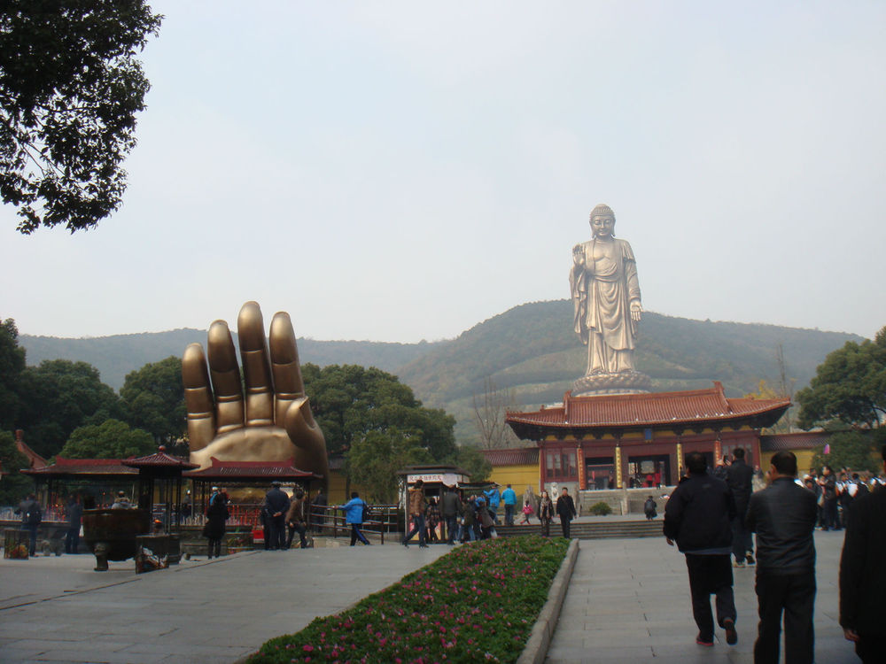 江苏人气最高的一座大佛,是无锡的城市标志之一,佛像高88米