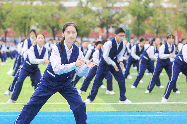 外校少年》千名初中学子带来湖北荆门外语学校却让我们感到温暖和欣慰