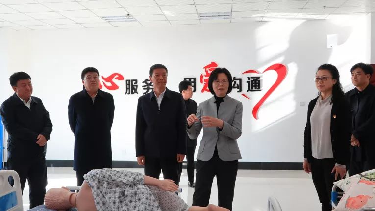 市长辛敏超,集团党委书记贺大伟,集团管委会副主任,党委副书记张海燕