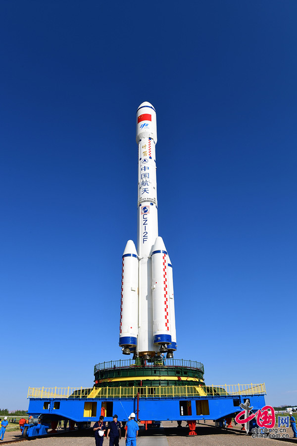 火箭用液态的氢气作为燃料,液态氧作为助燃剂.