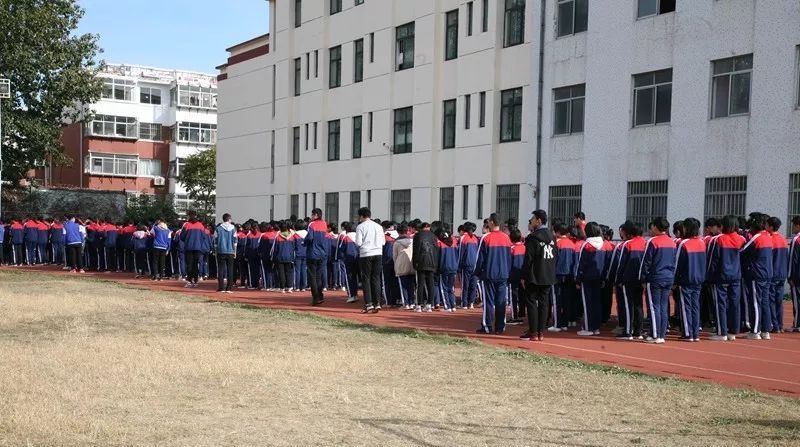 招远二中一班主任的时刻表曝光一天有17个小时在干这些