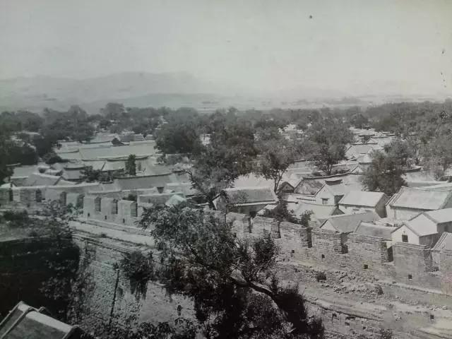 一组百年前的济南老照片:处处泉涌,河水清澈,不愧是"泉城"_护城河