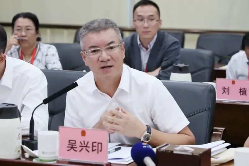 人大代表法院行佛山中院两个一站式建设赞