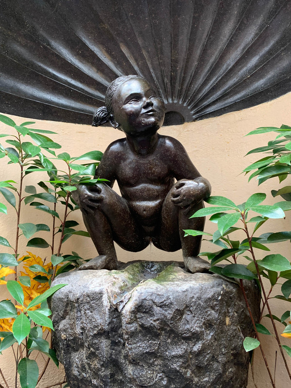 在这里还可以找到丁丁的漫画墙绘.