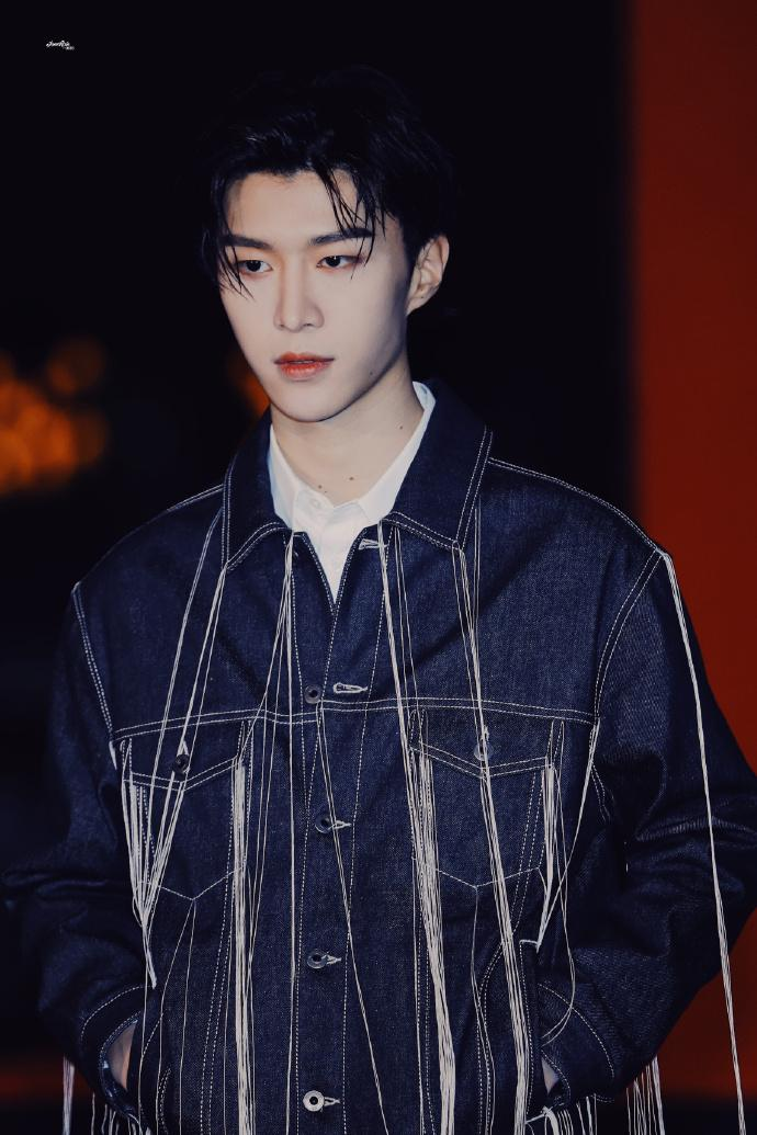 才发现他也是她的迷弟!范丞丞和blackpink rosé同框还拍了合照