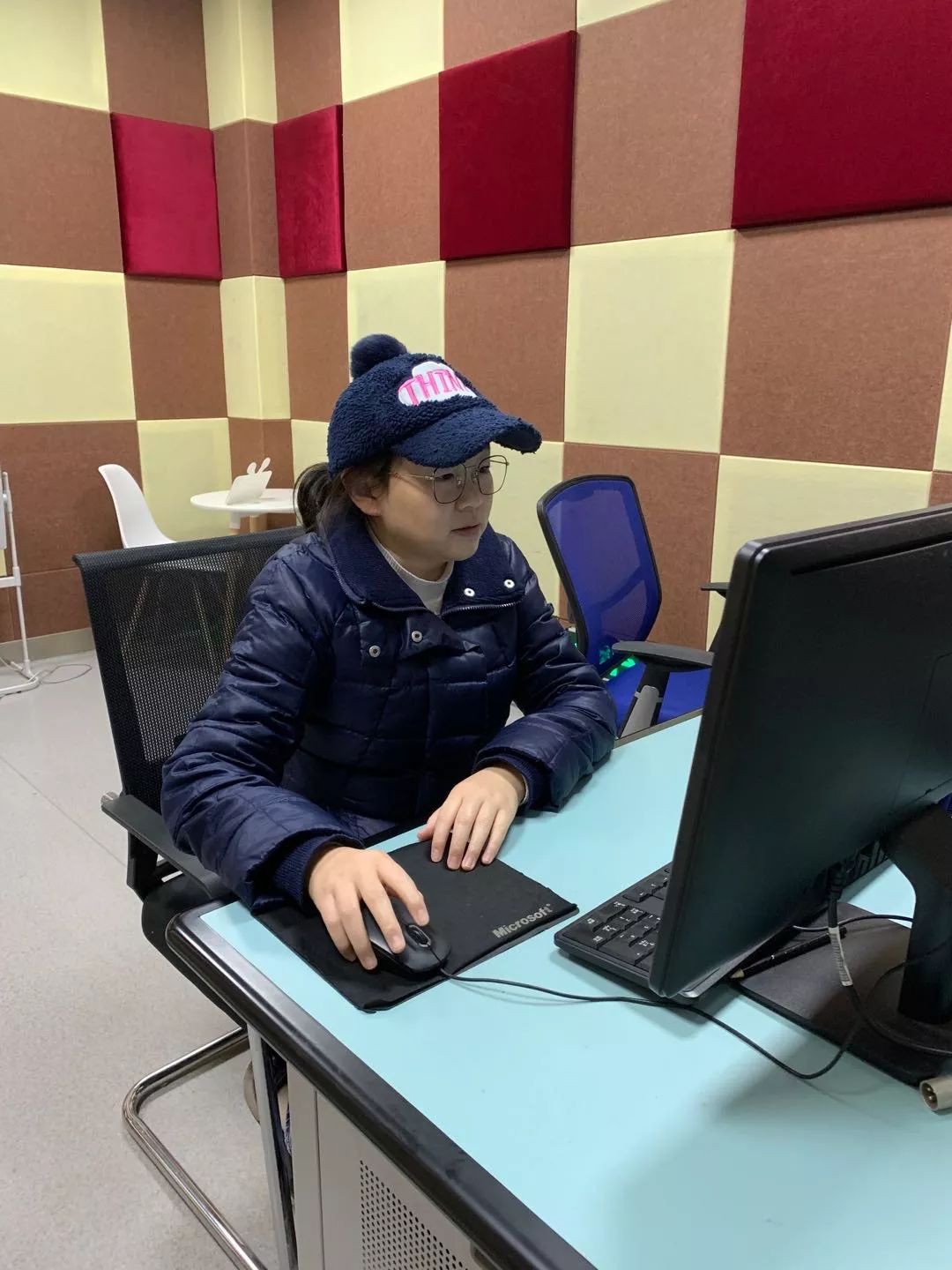 1048广元交通旅游广播全体祝全市新闻工作者节日快乐