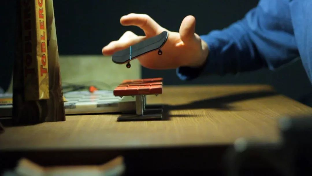 【杂谈】金手指奥义:手指滑板,手指长板,手指冲浪.