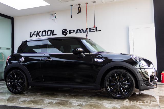 宝马minicoopers亮黑改色欣赏
