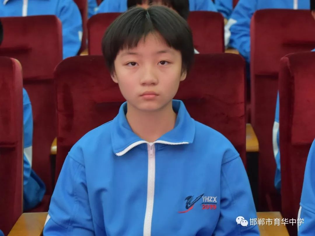 注重消防安全共享平安校园育华中学开展消防安全知识讲座及消防器材