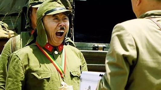 二战时期,日本士兵的鼻子下面为什么要留着一撮胡子