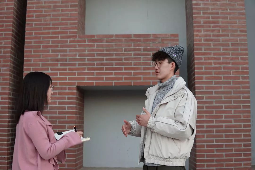 致敬记者节小团儿为你带来独家校园采访