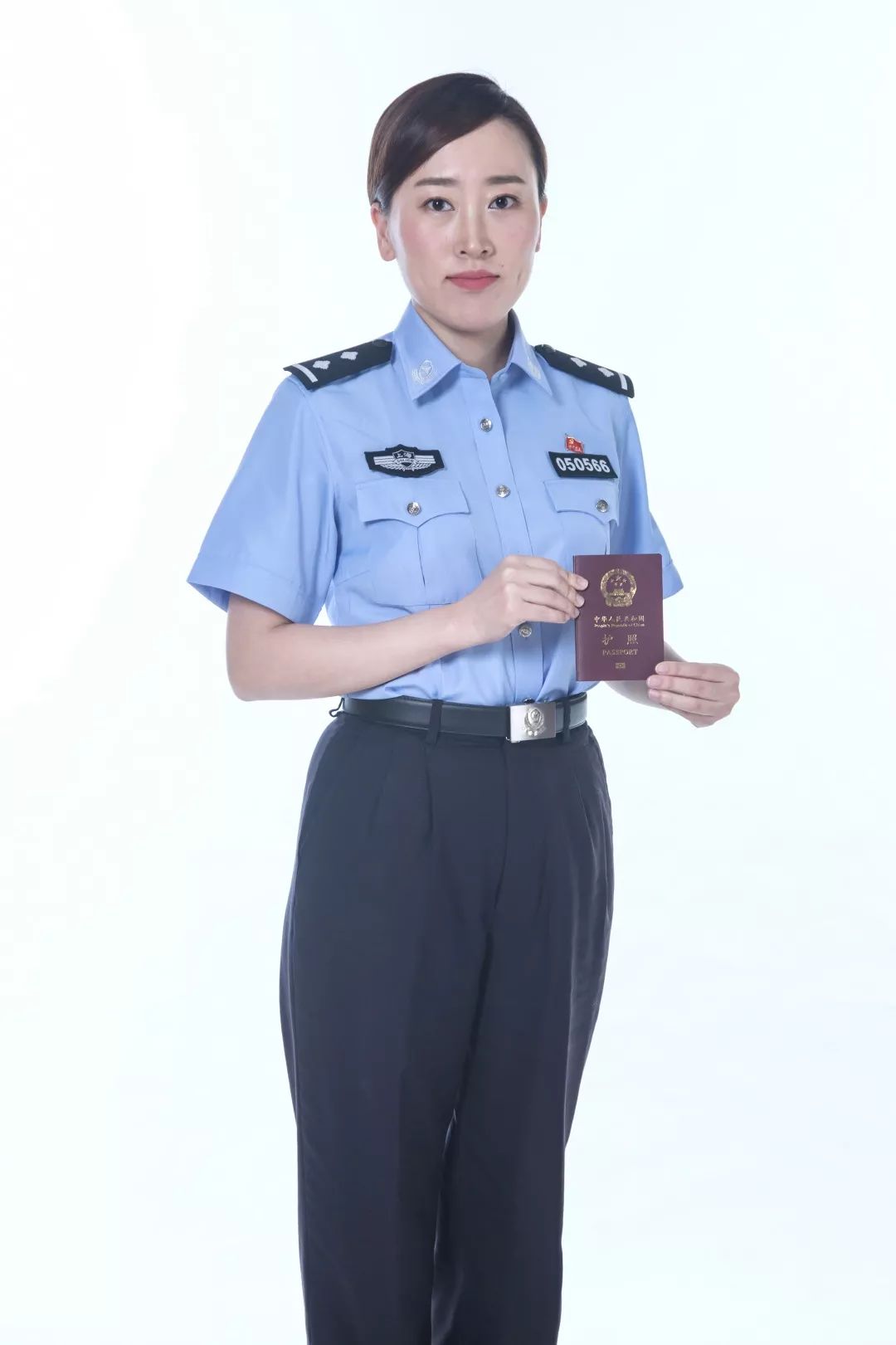 刘佼,1987年出生,中共党员,2011年参加公安工作,现为上海市公安局松江