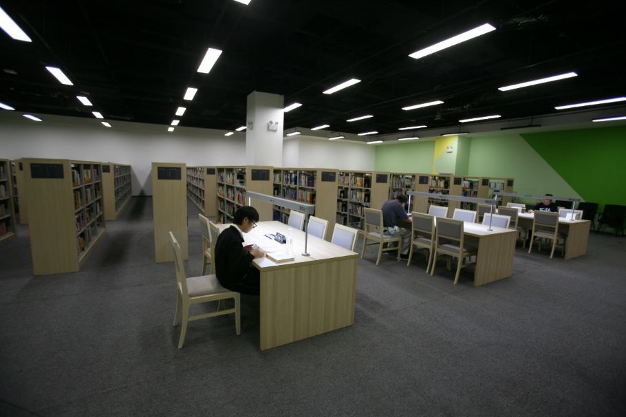 天津再添"网红图书馆",就在家门口!_阅览区